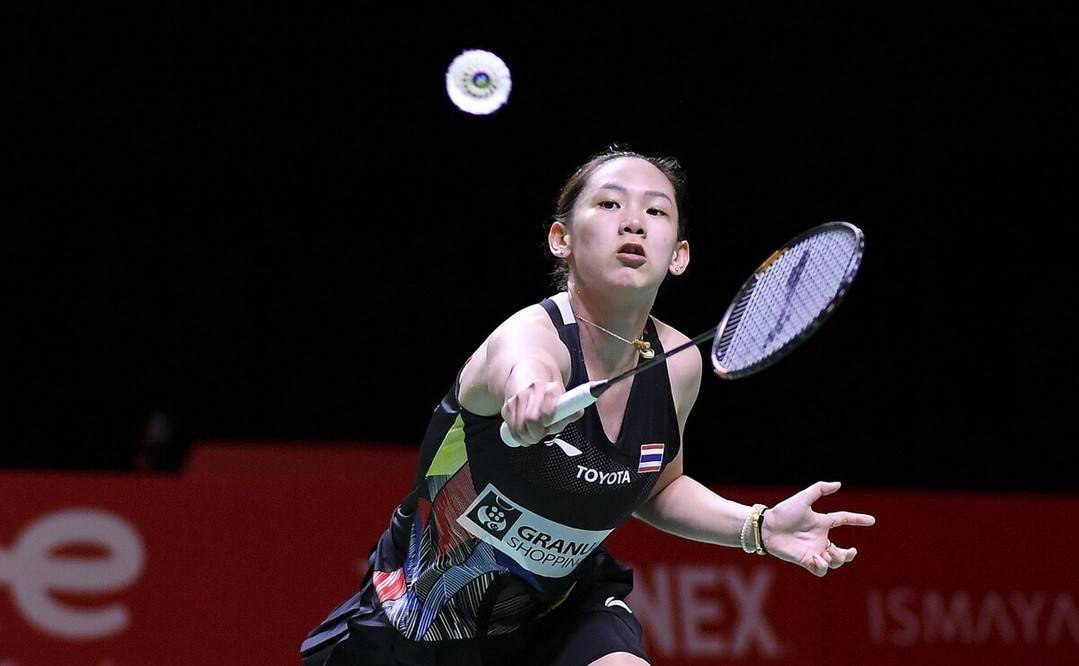 紧张激烈的 紧张激烈的