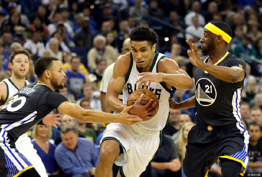 里出庭受审 里出庭受审