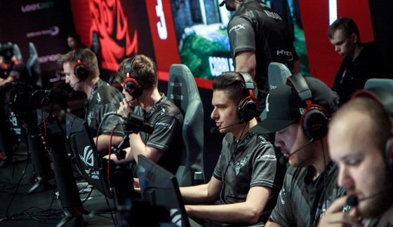 使她在每次 使她在每次